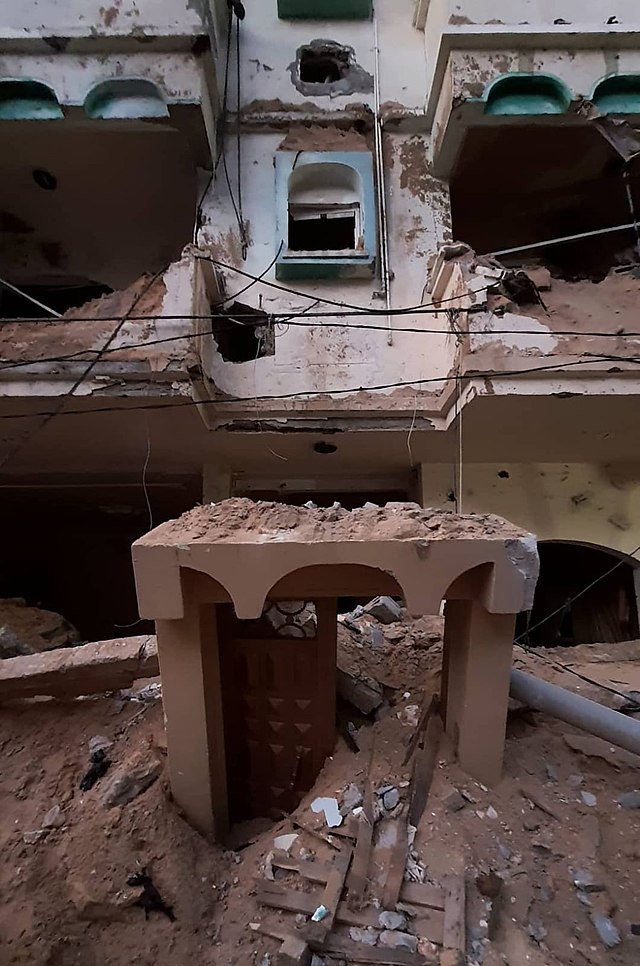 Gaza, un edificio seriamente danneggiato maggio 2021