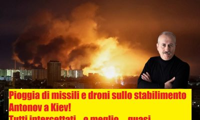 immagine delle esplosioni sullo stabilimento Antonov di Kiev, immagine di libero uso modificata dall'autore